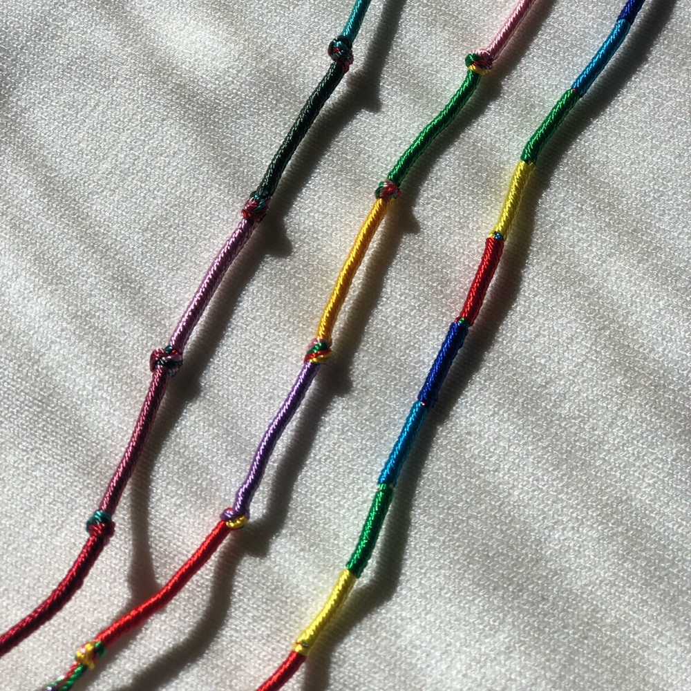 Three string bracelets - Picture 2 of 4